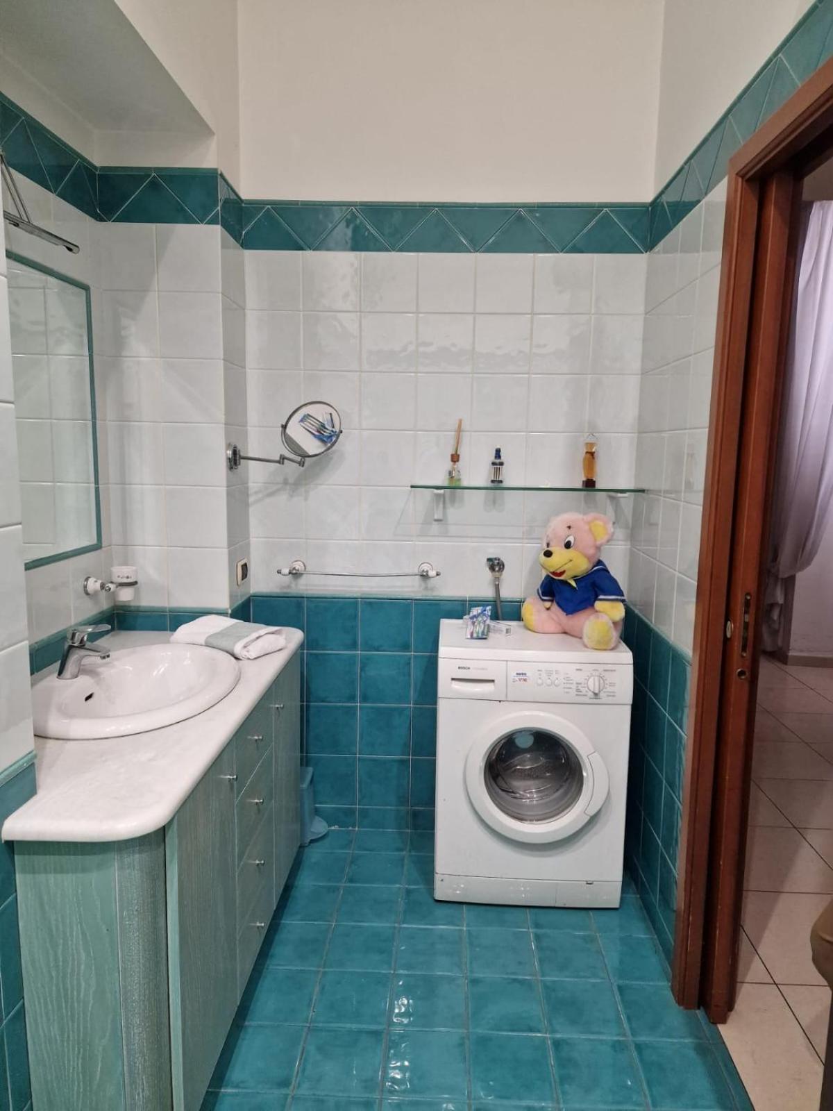 Vomero Inn Наполи Екстериор снимка
