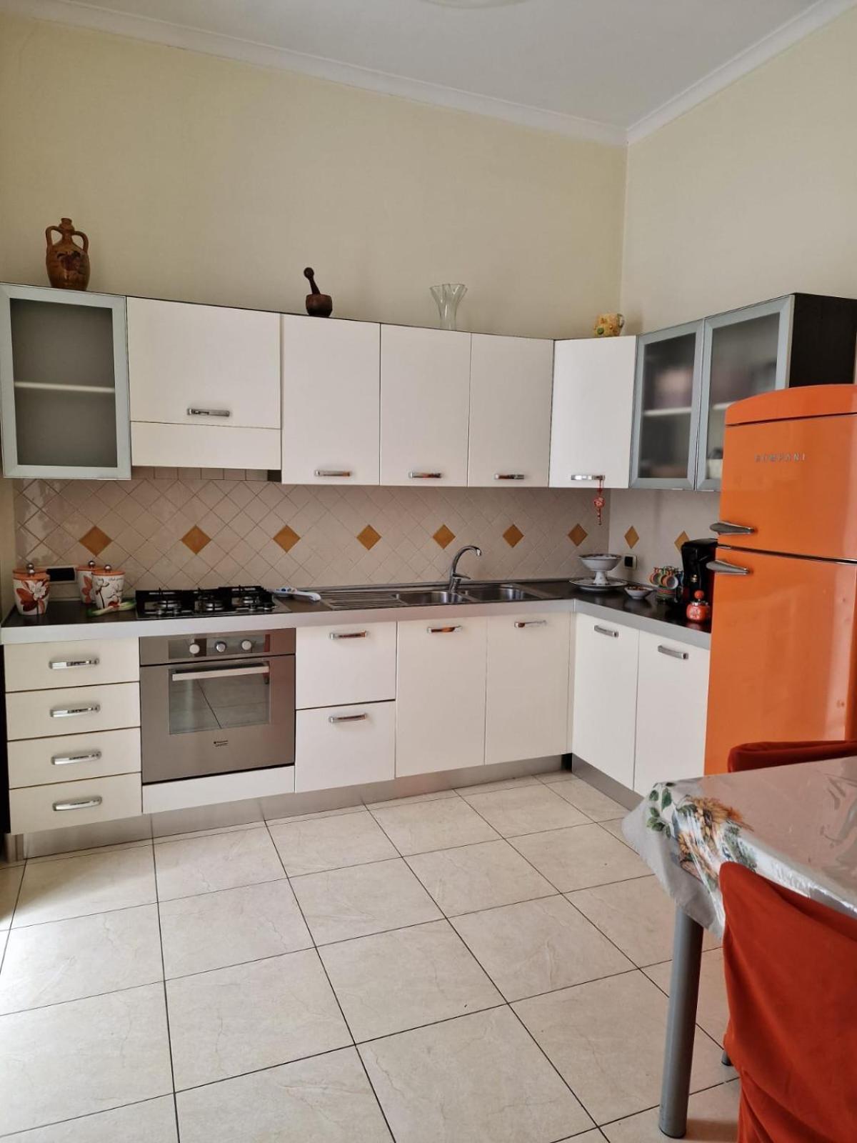 Vomero Inn Наполи Екстериор снимка
