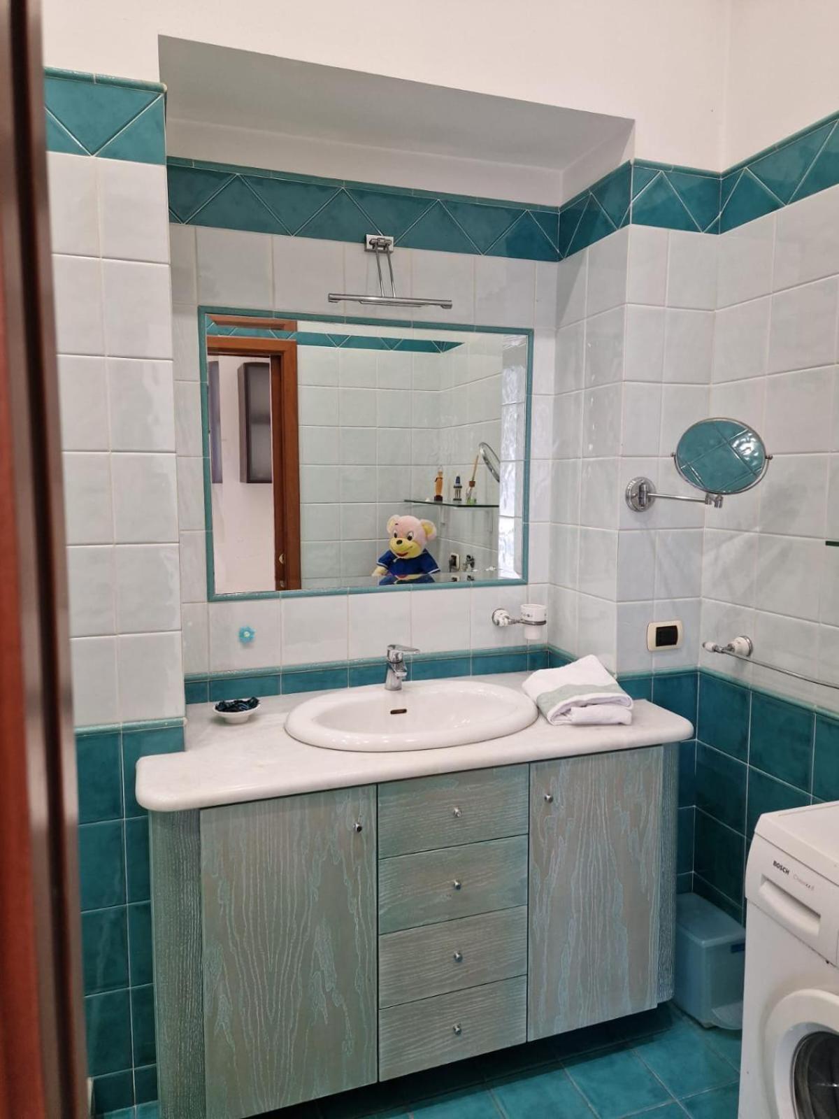 Vomero Inn Наполи Екстериор снимка