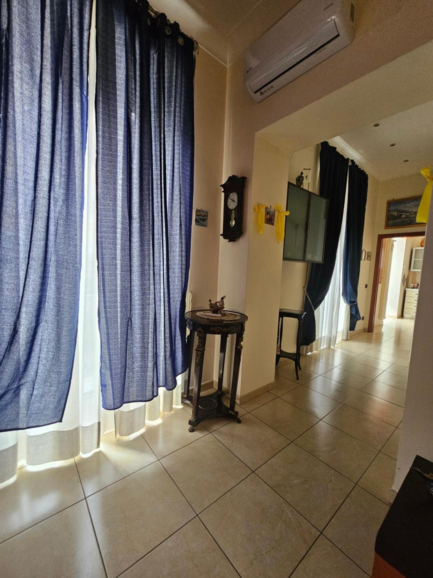 Vomero Inn Наполи Екстериор снимка